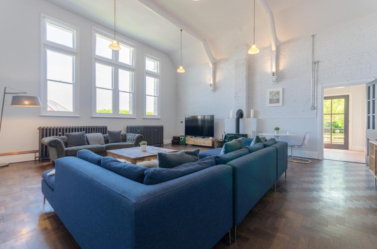 Luxury Victorian School With Views Of Harbour Villa Fowey Buitenkant foto