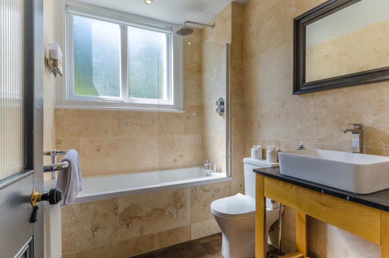 Luxury Victorian School With Views Of Harbour Villa Fowey Buitenkant foto